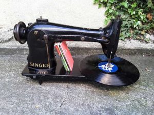 Objet détourné- Machine à coudre vinyle